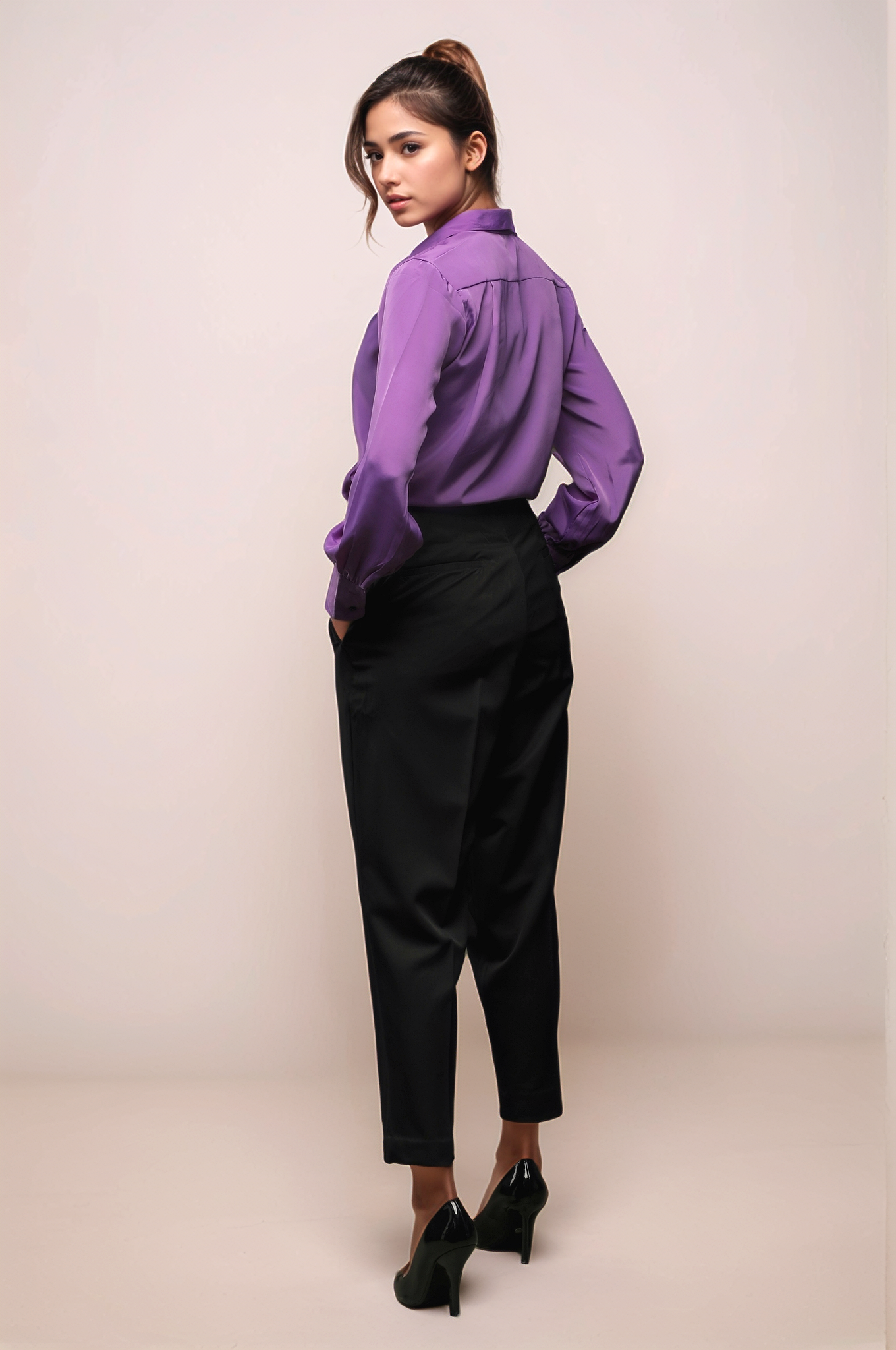 Black Baggy Cropped Trouser