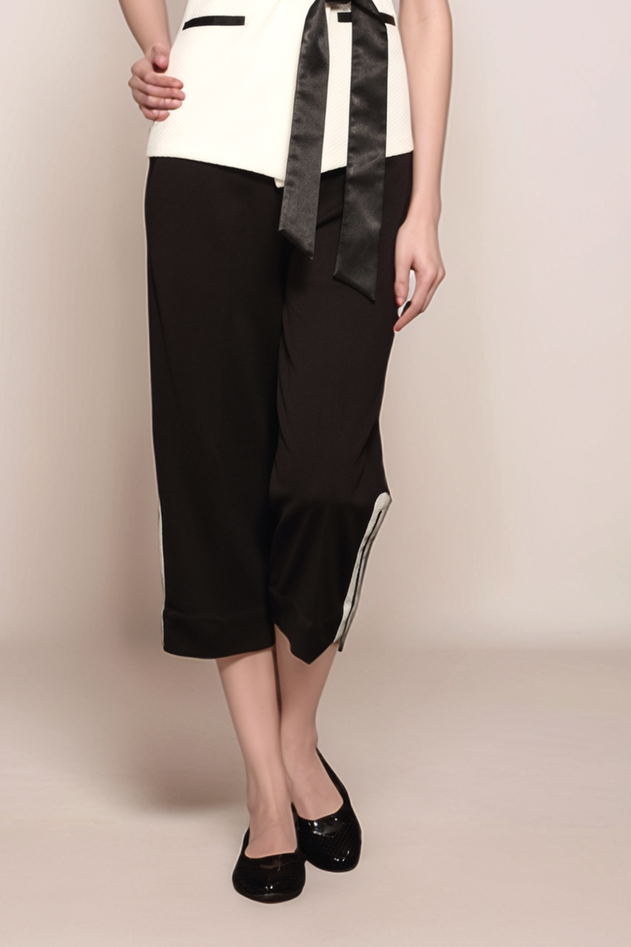 Black Cropped Trouser