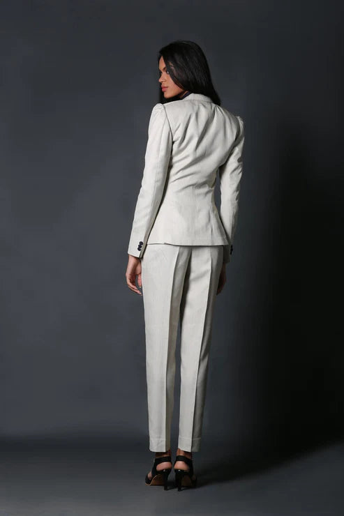 Off White Single Breasted Blazer & Ivory Baggy Trouser Suit